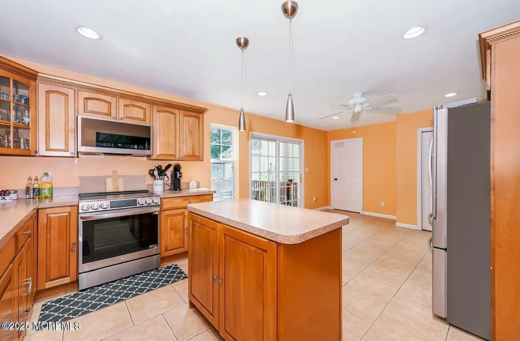 2 627 Eltone Rd, Jackson, NJ 08527
